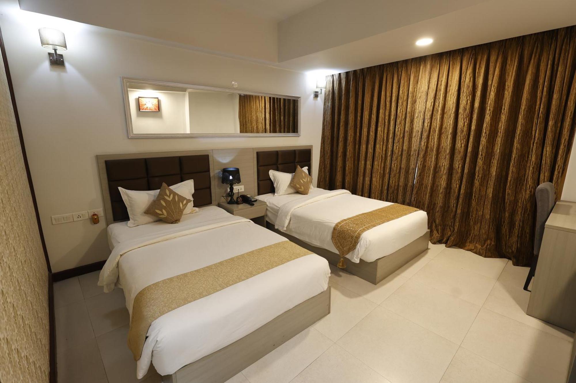 อริสโตแครต โฮเต็ล Hotel โกลกาตา ภายนอก รูปภาพ