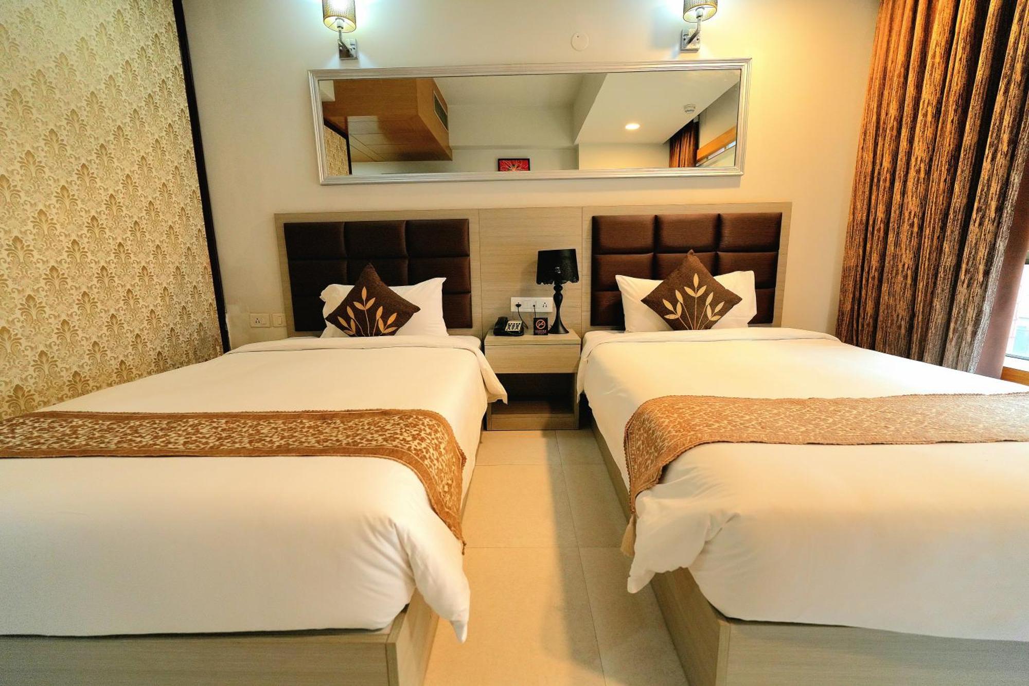 อริสโตแครต โฮเต็ล Hotel โกลกาตา ภายนอก รูปภาพ