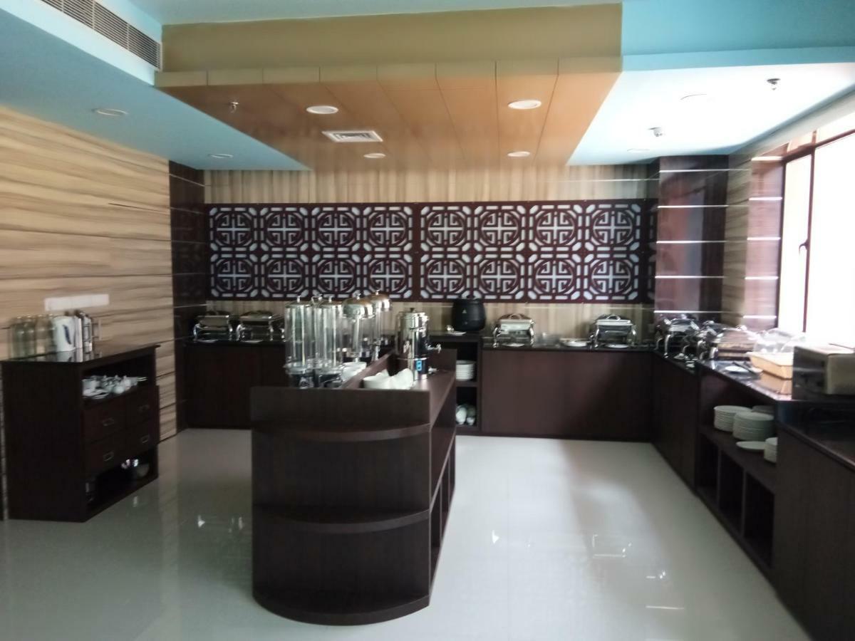 อริสโตแครต โฮเต็ล Hotel โกลกาตา ภายนอก รูปภาพ