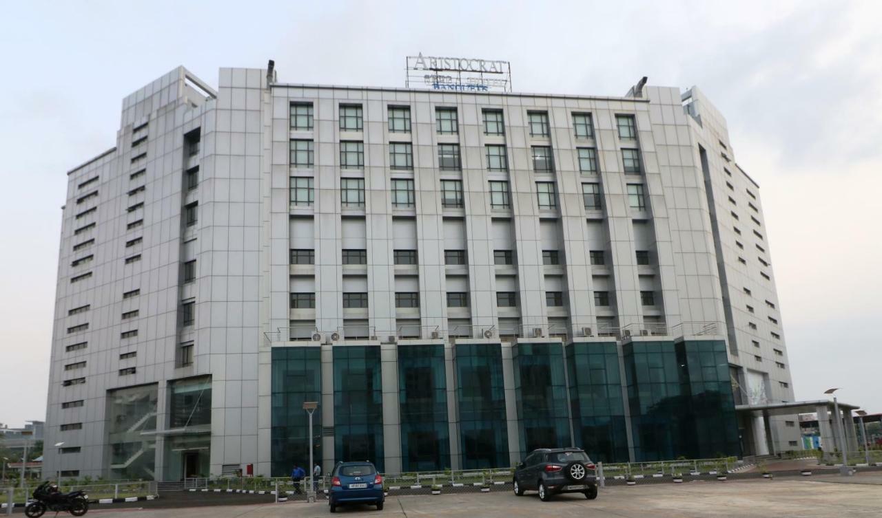 อริสโตแครต โฮเต็ล Hotel โกลกาตา ภายนอก รูปภาพ