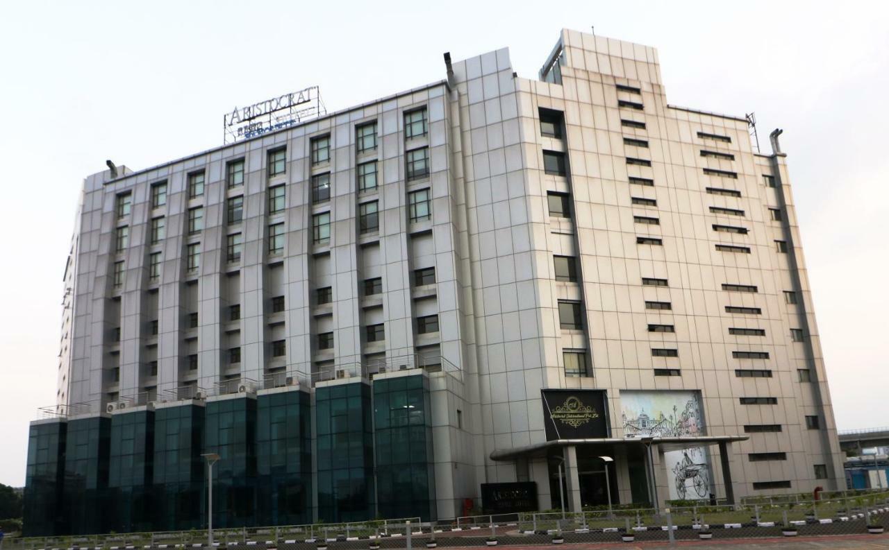 อริสโตแครต โฮเต็ล Hotel โกลกาตา ภายนอก รูปภาพ