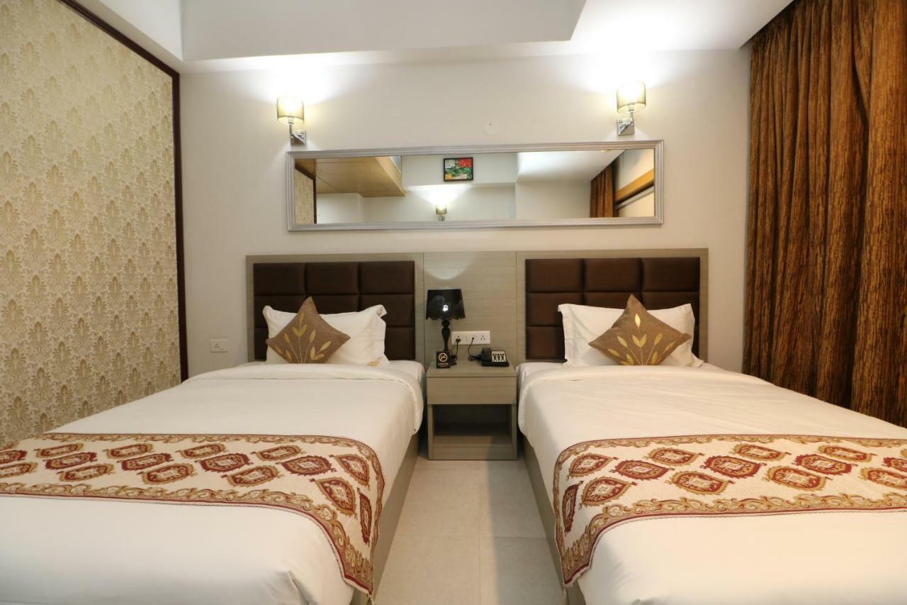 อริสโตแครต โฮเต็ล Hotel โกลกาตา ภายนอก รูปภาพ