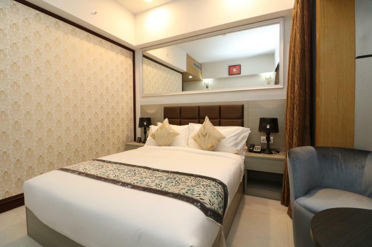อริสโตแครต โฮเต็ล Hotel โกลกาตา ภายนอก รูปภาพ