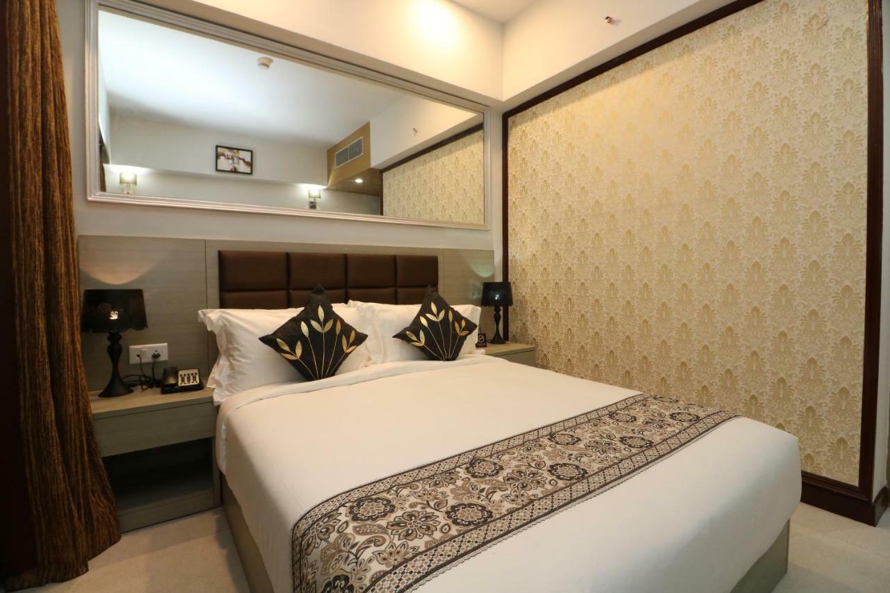 อริสโตแครต โฮเต็ล Hotel โกลกาตา ภายนอก รูปภาพ